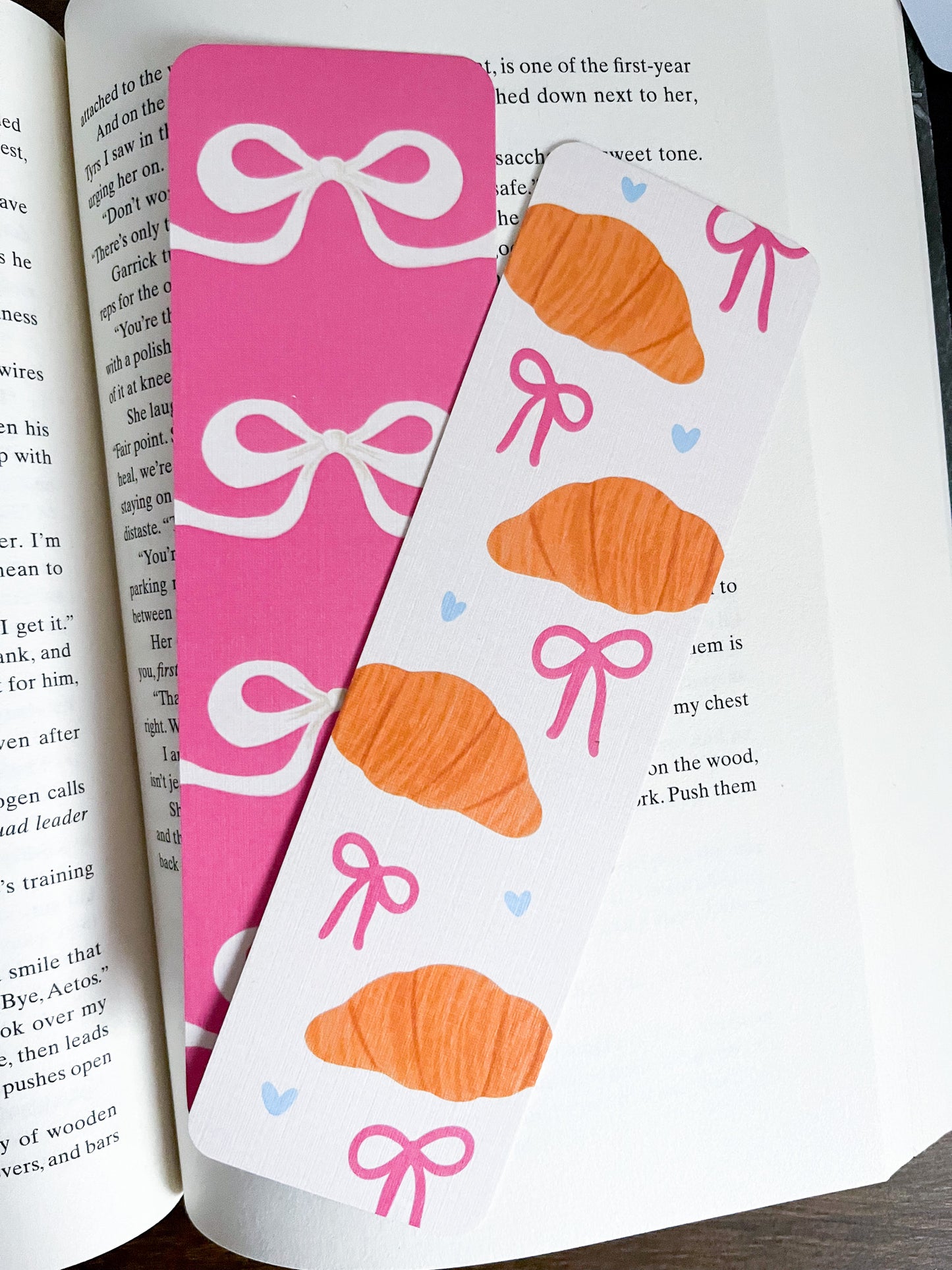 Croissant and Bows Linen Bookmark Set